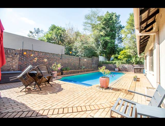 3 BEDROOM FREEHOLD TO LET IN GALLO MANOR